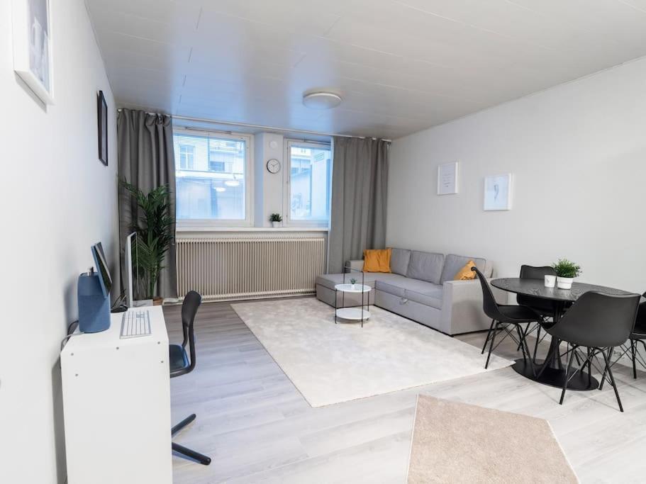 Cozy Roomy Studio Flat Next To Tram Stop @ Kallio Helsingfors Exteriör bild